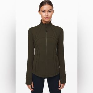 Lululemon DEFINE JACKET
Dark Olive Size: 6